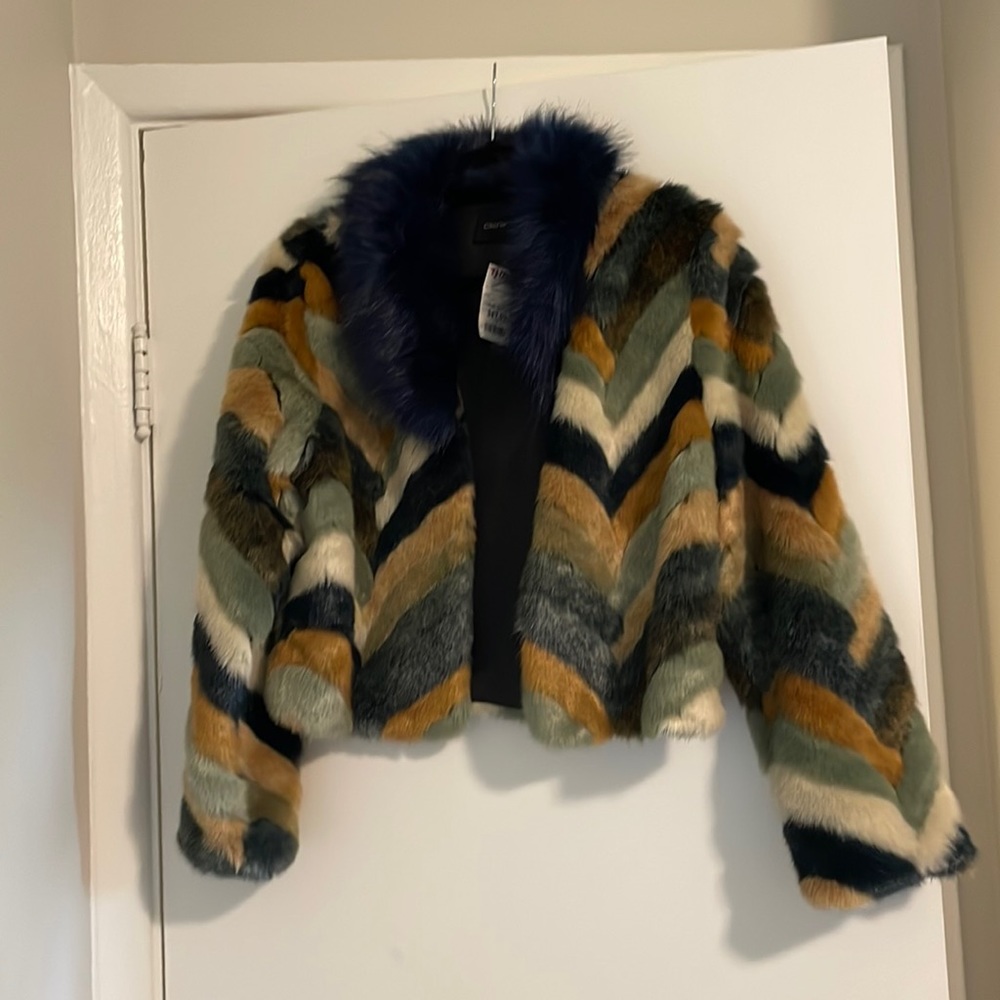 NWT Faux fur cropped jacket (Navy multi)